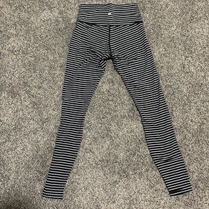 Lululemon leggings size 6